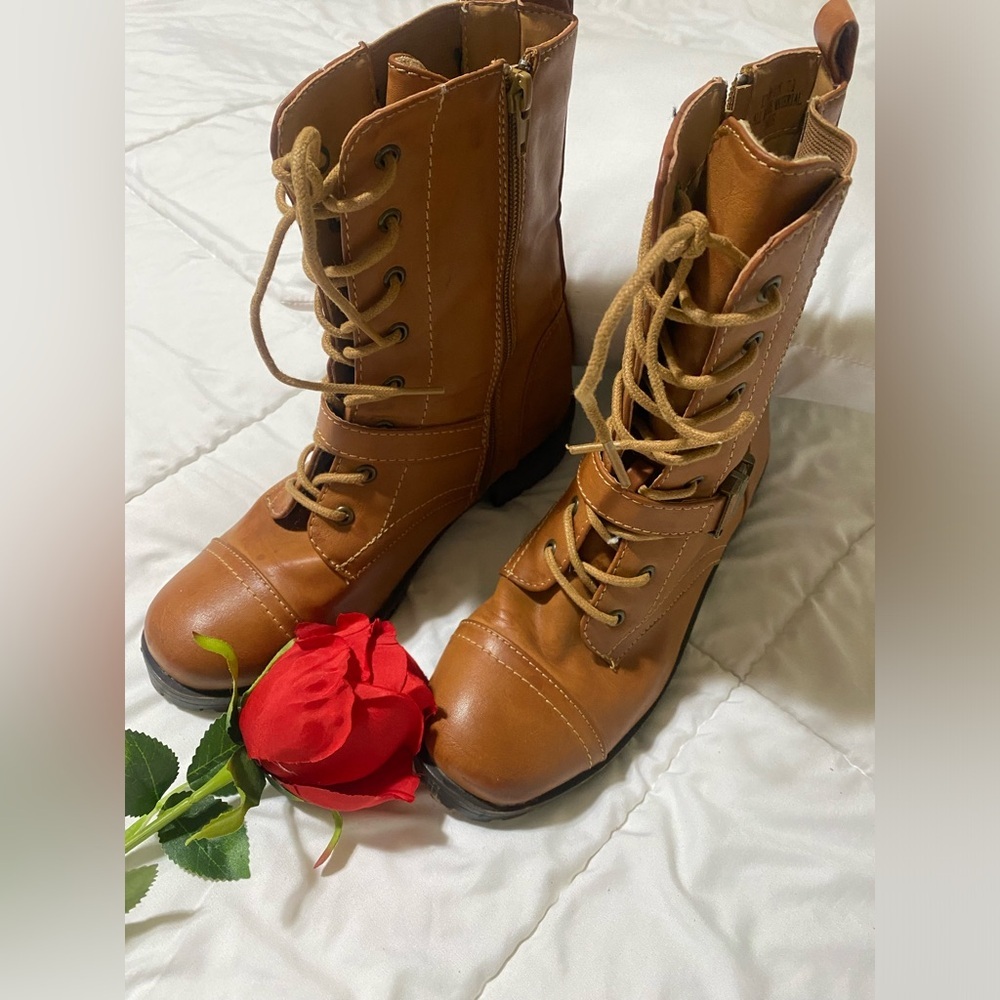 Baxboo Boot In Caramel Color Size 71/2 Runs A Lit… - image 1